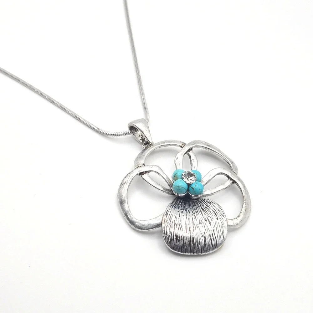 Silver Tone Flower Pendant Necklace Turquoise‎ Rhinestone Accent Snake Chain
